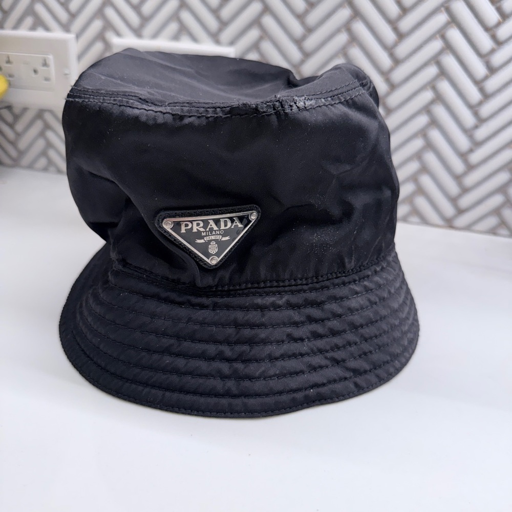 Authentic Prada Re-Nylon Bucket Hat Black Size M 1HC137